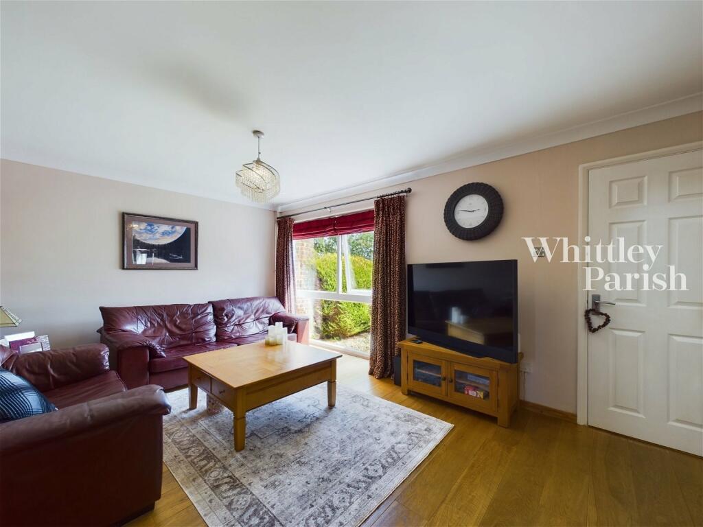 3 bedroom semidetached house for sale in Thieves Lane,Attleborough