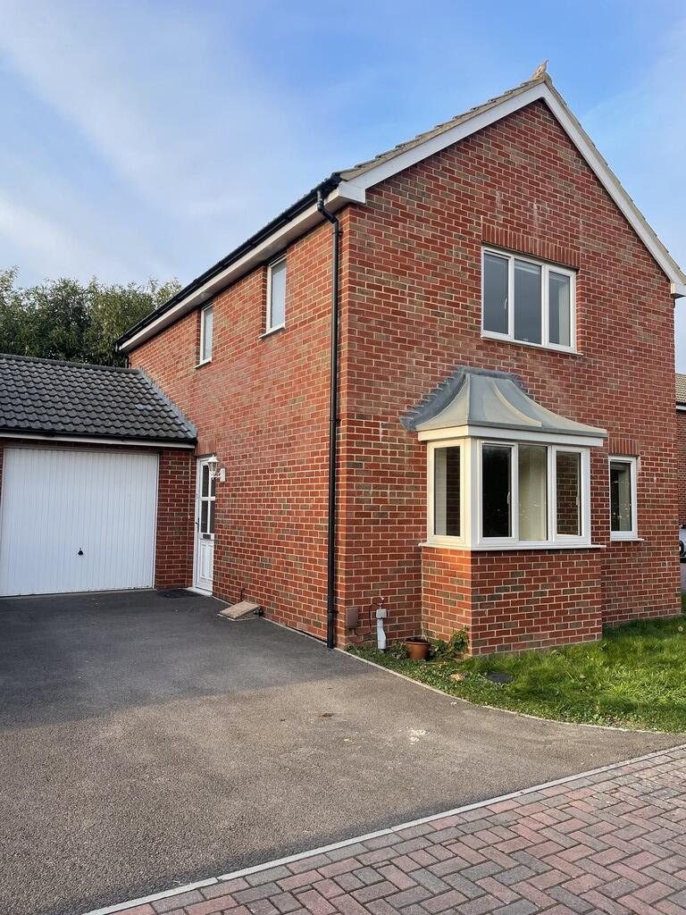 Main image of property: Blackbird Close, SN3 5FA