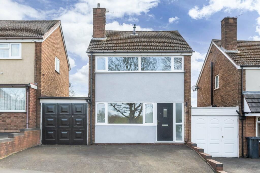 3 bedroom link detached house for rent in Doulton Road, Rowley Regis