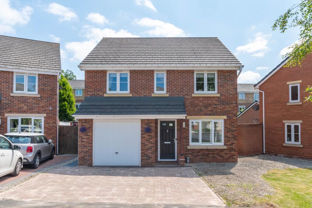Main image of property: Golden Orchard, Halesowen, West Midlands, B62