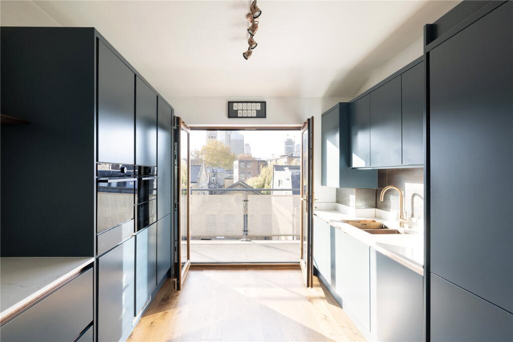 Main image of property: Waterson Street, Shoreditch, London, E2