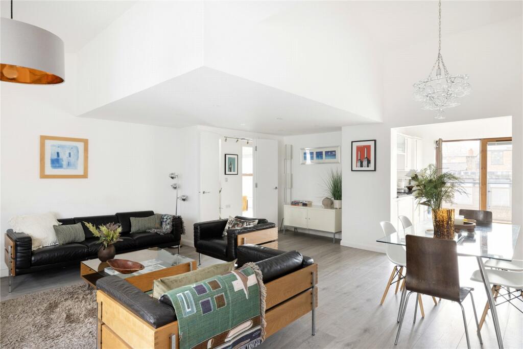 Main image of property: Waterson Street, Shoreditch, London, E2