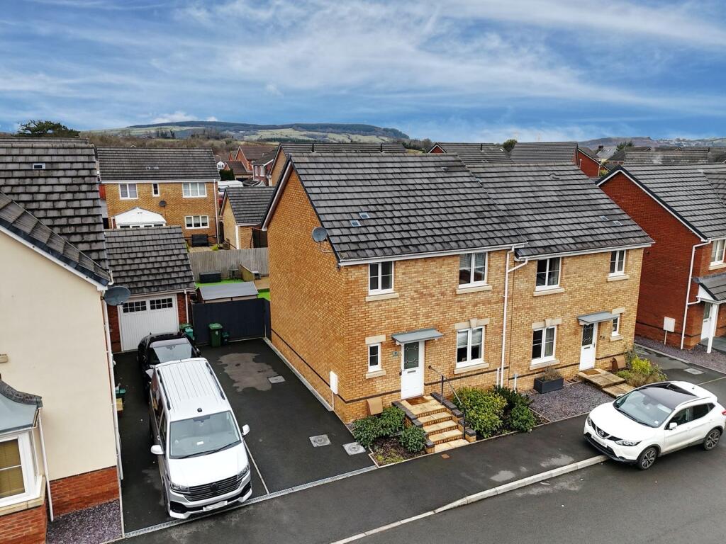 Property image for Bryn Meurig, Llanharry, Rhondda Cynon Taf, CF72 9FY