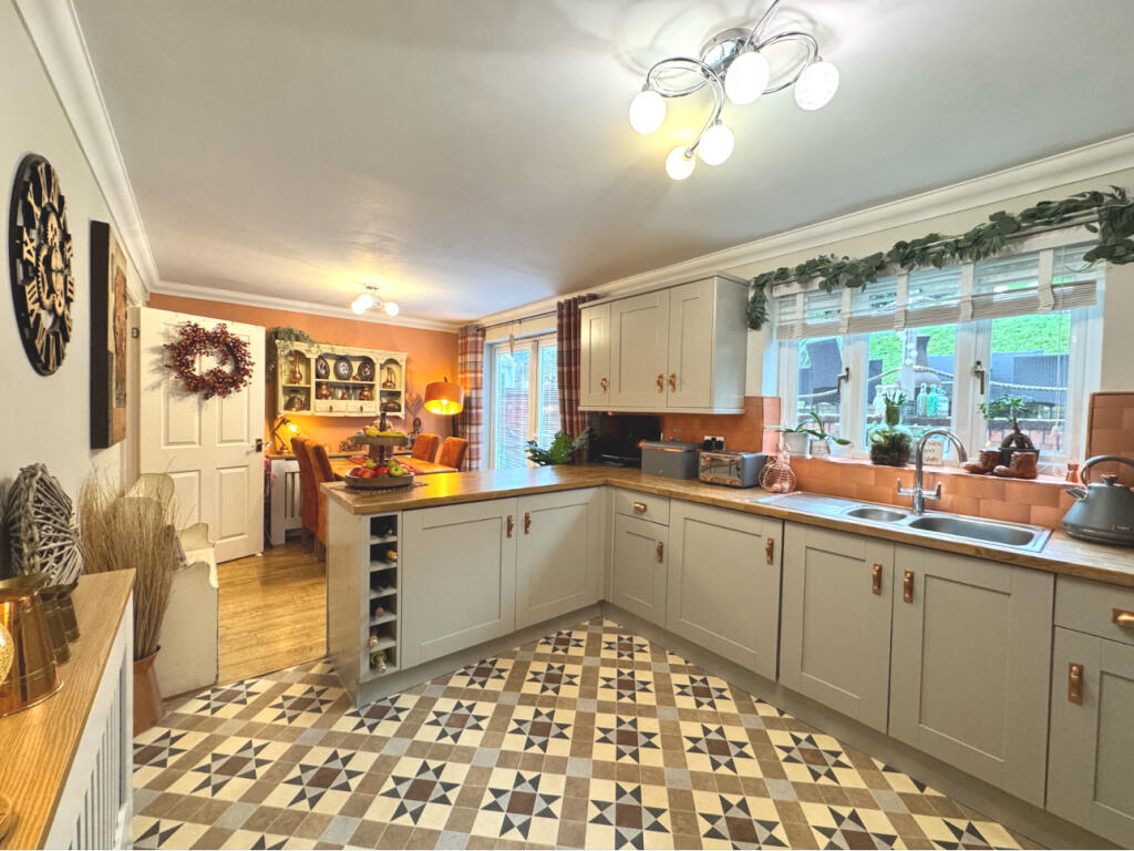 Additional property image - Golygfa'R Eglwys, Pontypridd