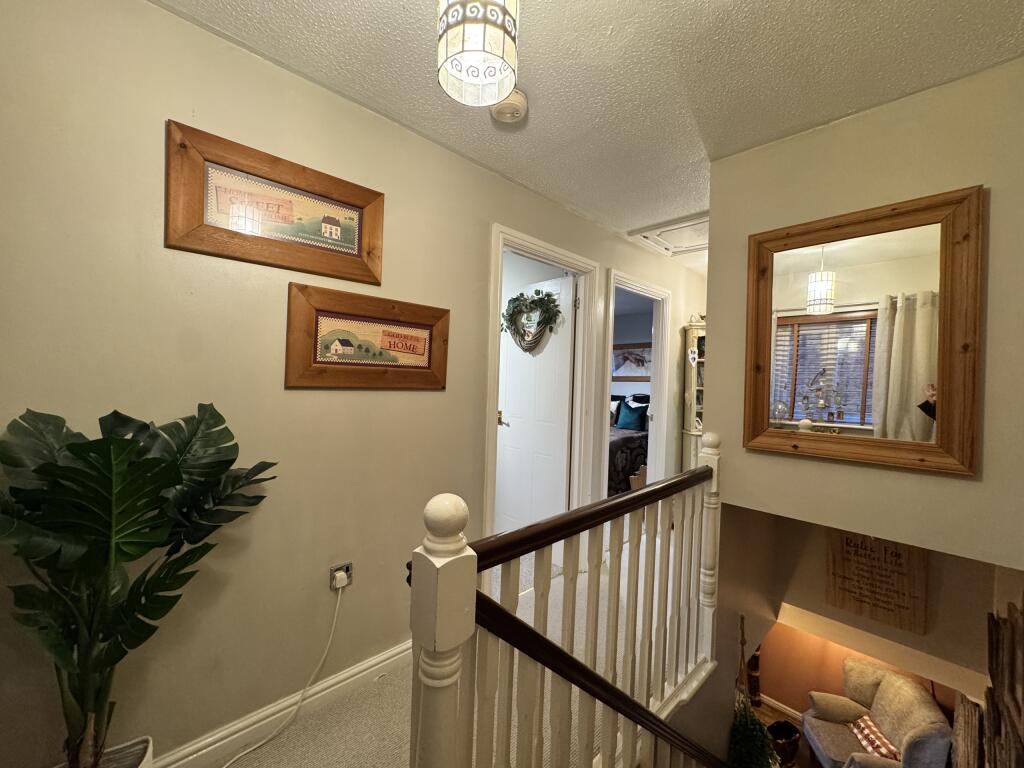 Additional property image - Golygfa'R Eglwys, Pontypridd
