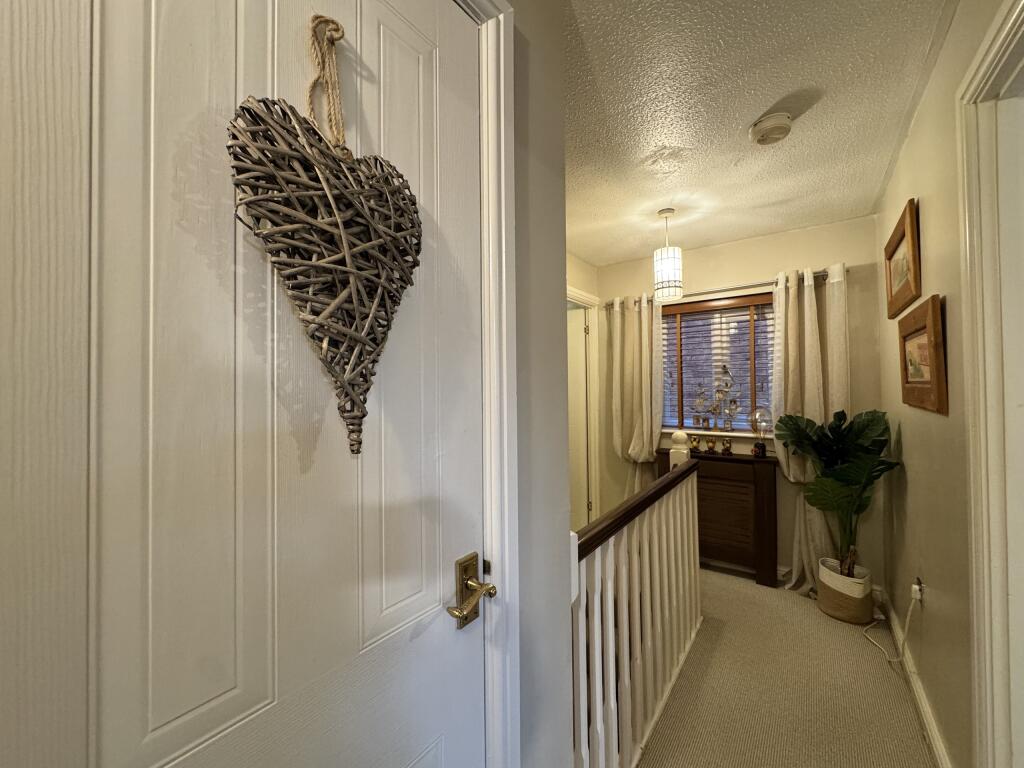 Additional property image - Golygfa'R Eglwys, Pontypridd