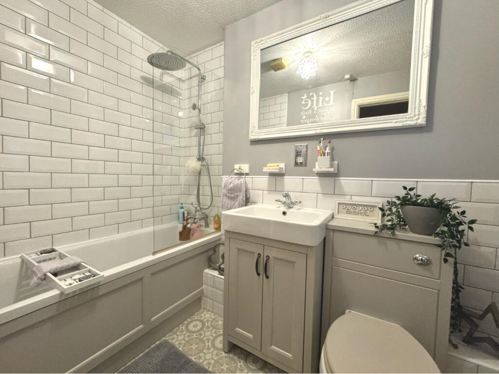 Additional property image - Golygfa'R Eglwys, Pontypridd