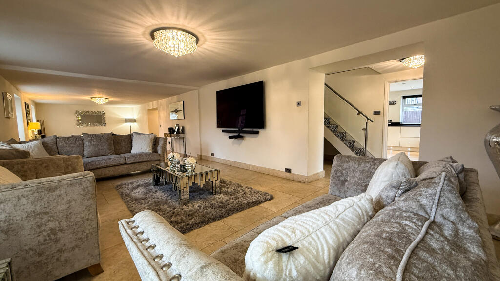 Additional property image - Orchard House, Pentwyn Road, Treharris, CF46 5BT