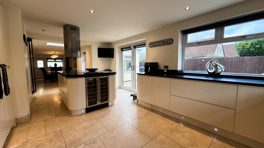 Additional property image - Orchard House, Pentwyn Road, Treharris, CF46 5BT