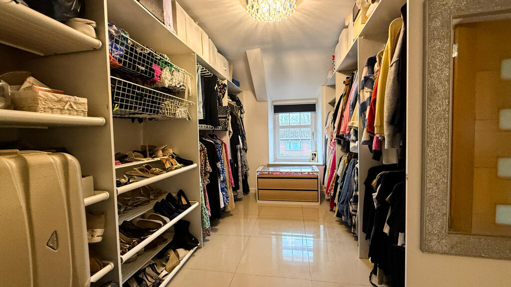 Additional property image - Orchard House, Pentwyn Road, Treharris, CF46 5BT