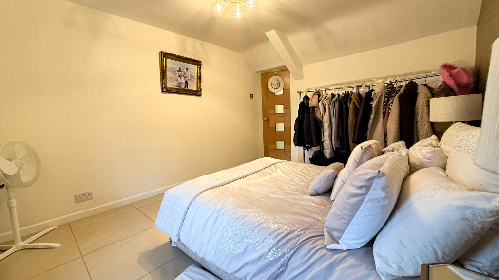 Additional property image - Orchard House, Pentwyn Road, Treharris, CF46 5BT
