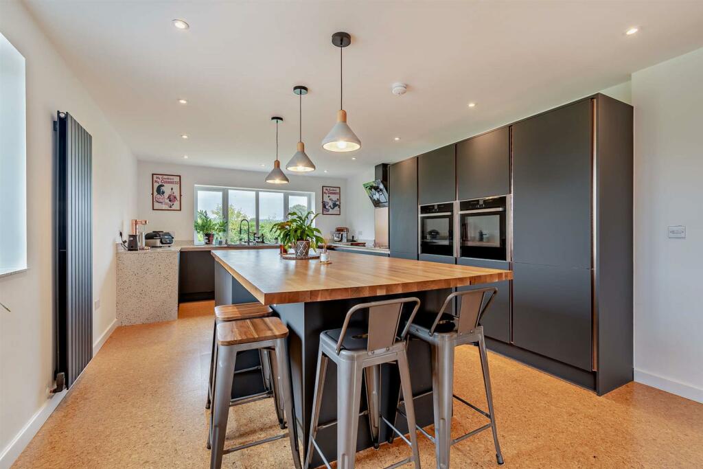 Additional property image - Ashton Lane, Ashton, Chester