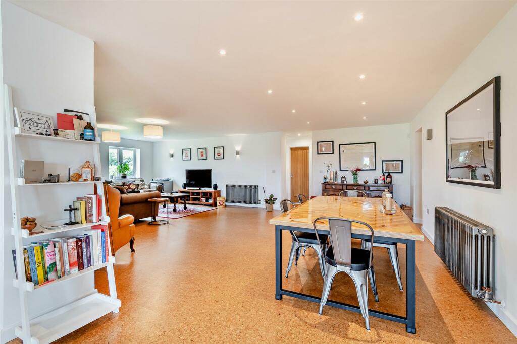 Additional property image - Ashton Lane, Ashton, Chester