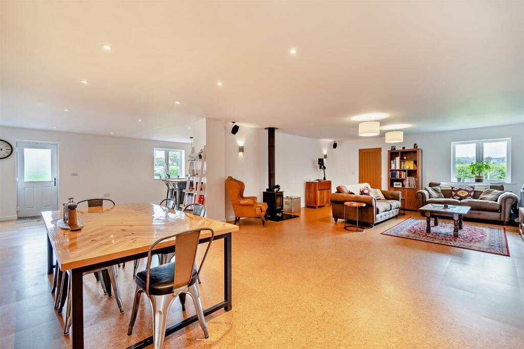 Additional property image - Ashton Lane, Ashton, Chester