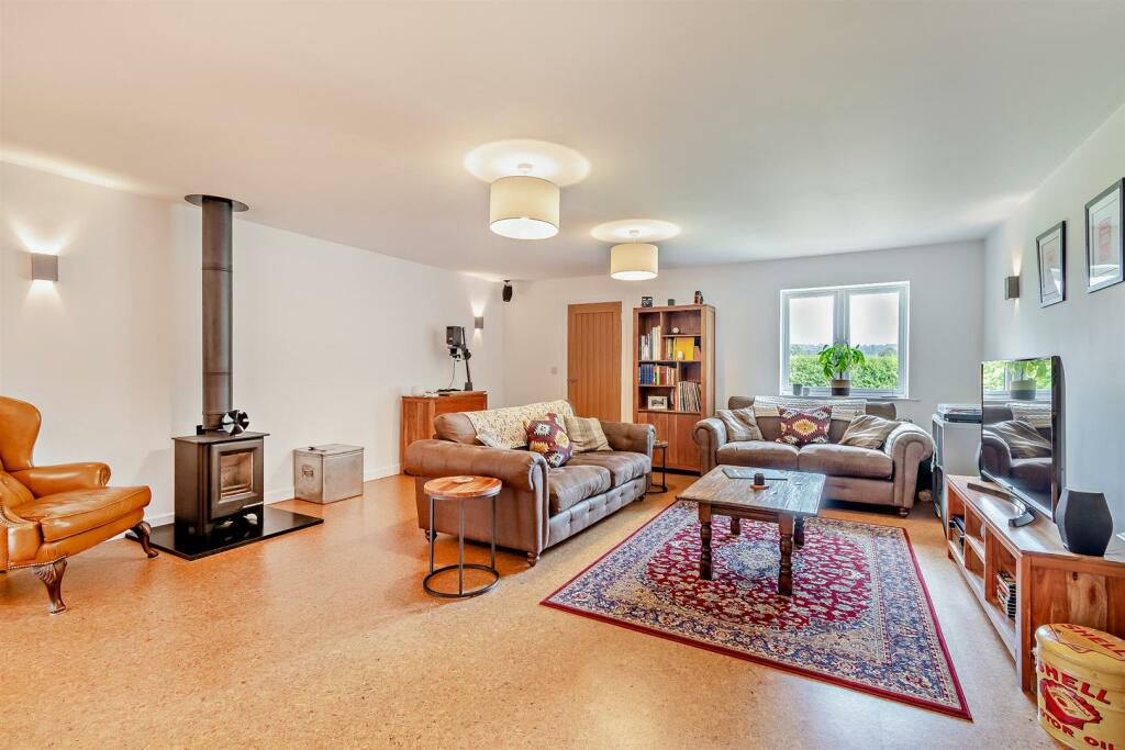 Additional property image - Ashton Lane, Ashton, Chester