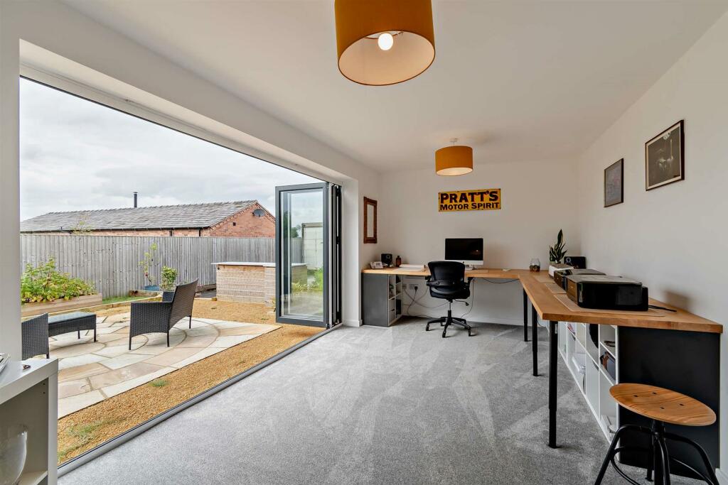 Additional property image - Ashton Lane, Ashton, Chester