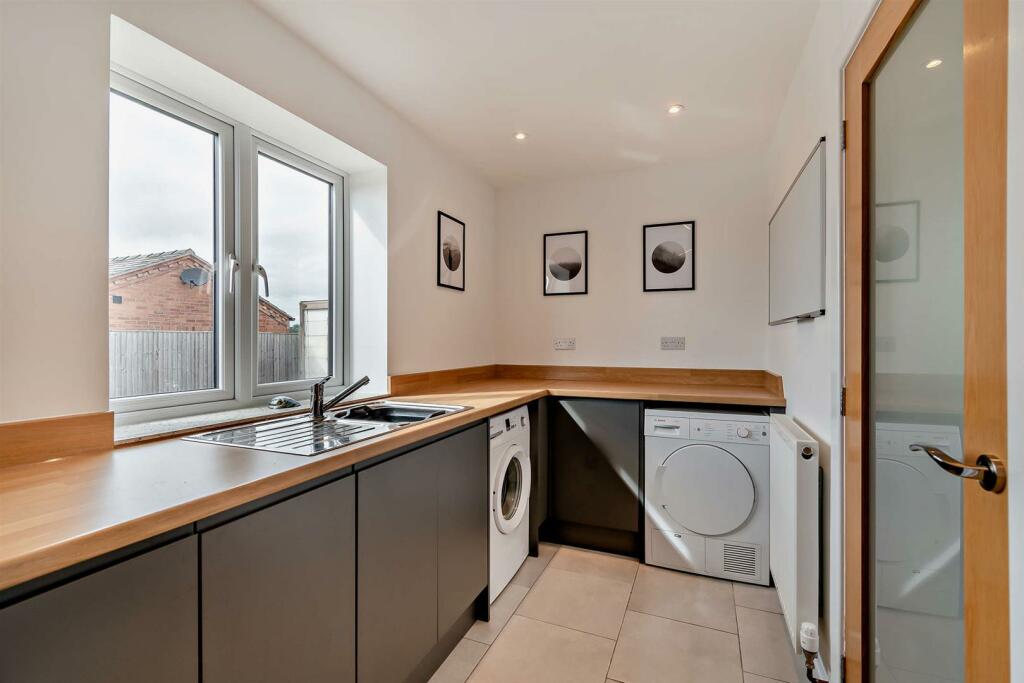 Additional property image - Ashton Lane, Ashton, Chester