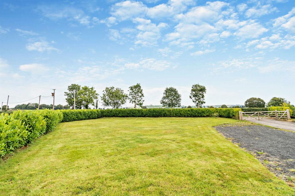 Additional property image - Ashton Lane, Ashton, Chester