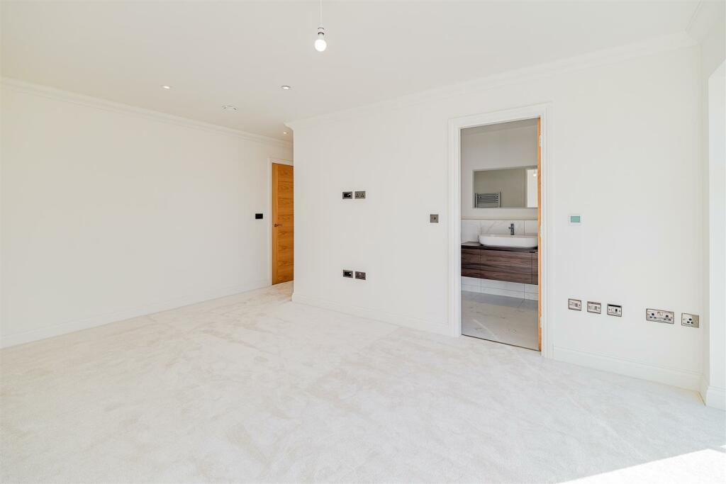 Additional property image - Belgrave Garden Mews, Pulford, Chester