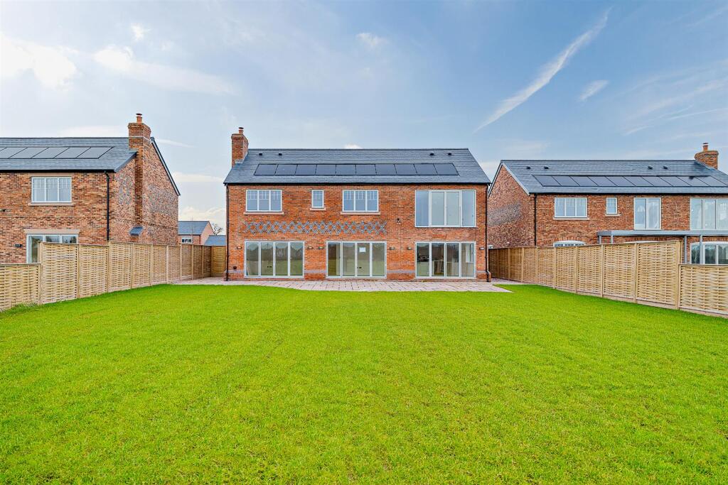Additional property image - Belgrave Garden Mews, Pulford, Chester