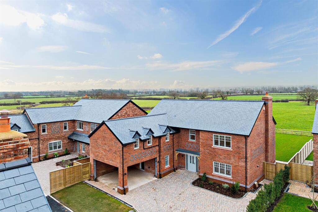Additional property image - Belgrave Garden Mews, Pulford, Chester