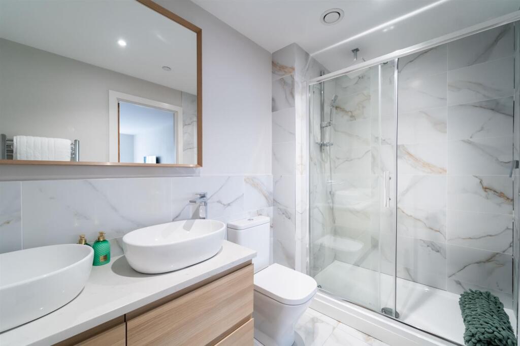 Additional property image - 24 Centurion House, Northgate Street, Chester