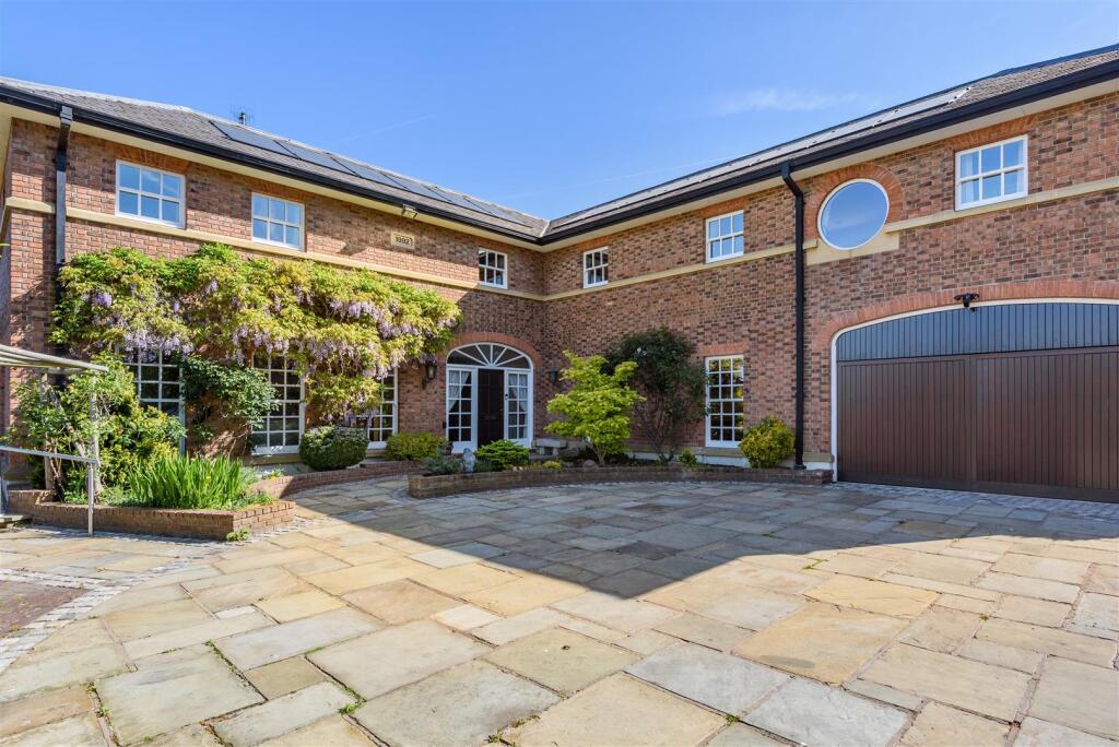 Main image of property: The Coach House, Crewe Road, Nantwich