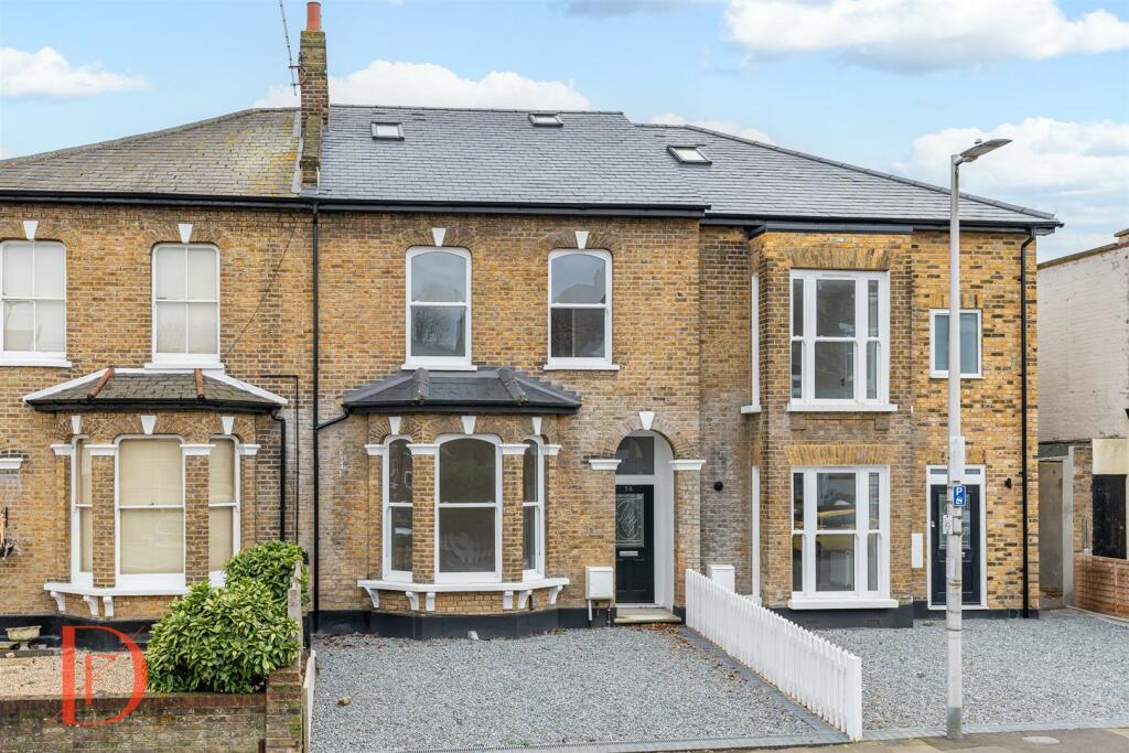 4 bedroom house for sale in Chelmsford Road, South Woodford, E18