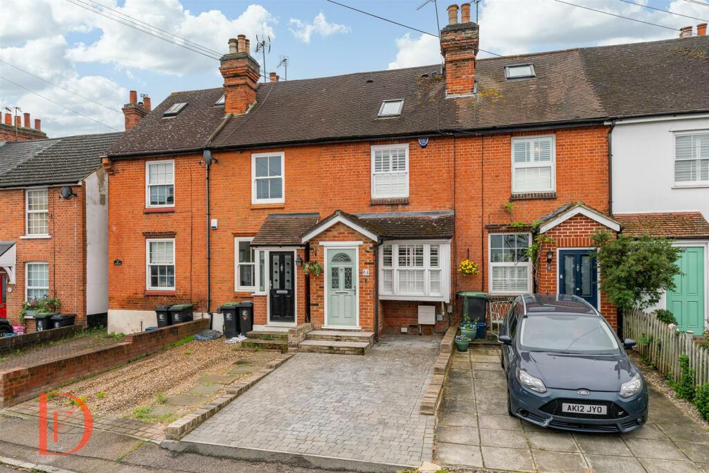 2 bedroom house for sale in Smarts Lane, Loughton, IG10
