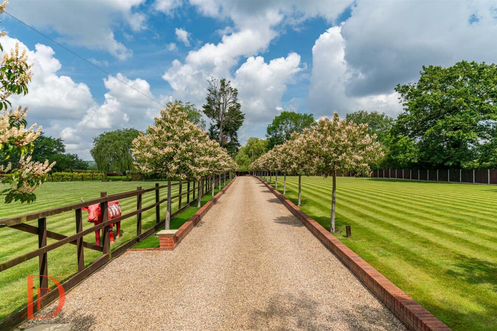 Additional property image - Coopersale Lane, Theydon Bois