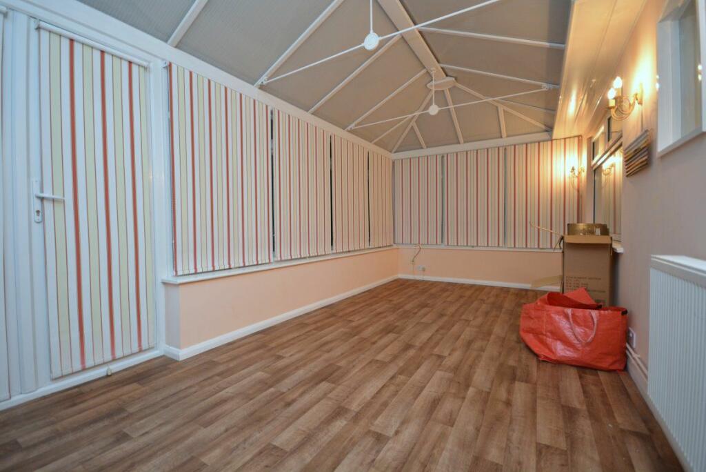 Bungalow to rent on Gloucester Avenue, Broadstairs, CT10 2HP