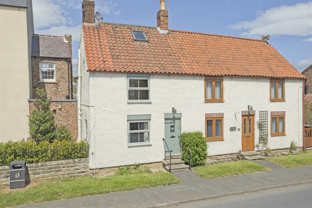 3 bedroom house for sale in Long Street, Topcliffe, Thirsk, YO7