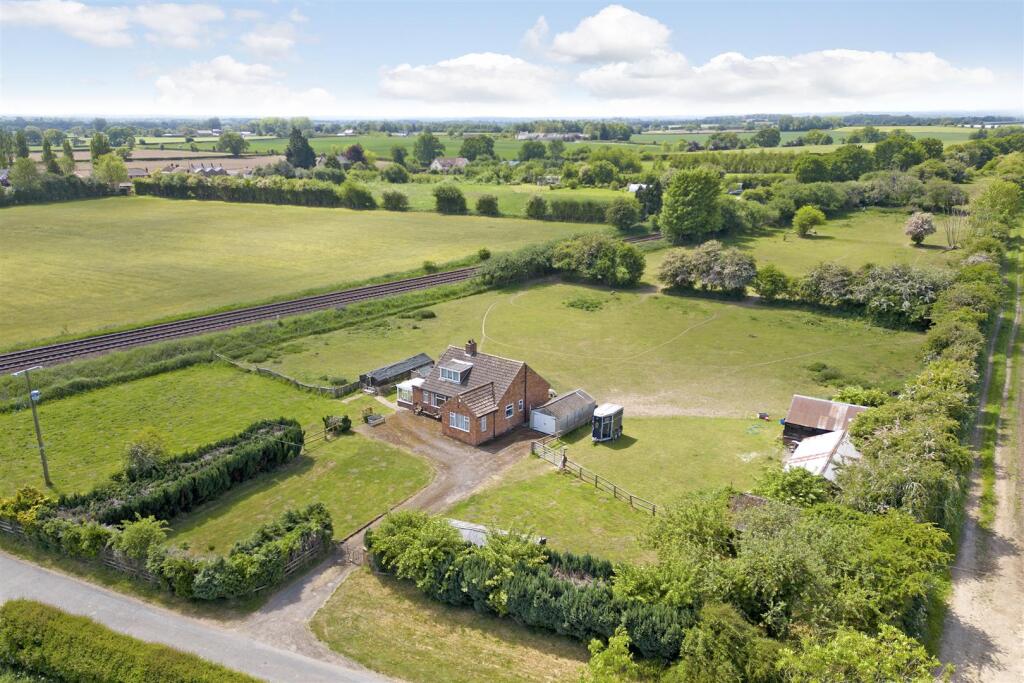 Main image of property: Glenmayne, Parker Lane, Kirk Hammerton, York