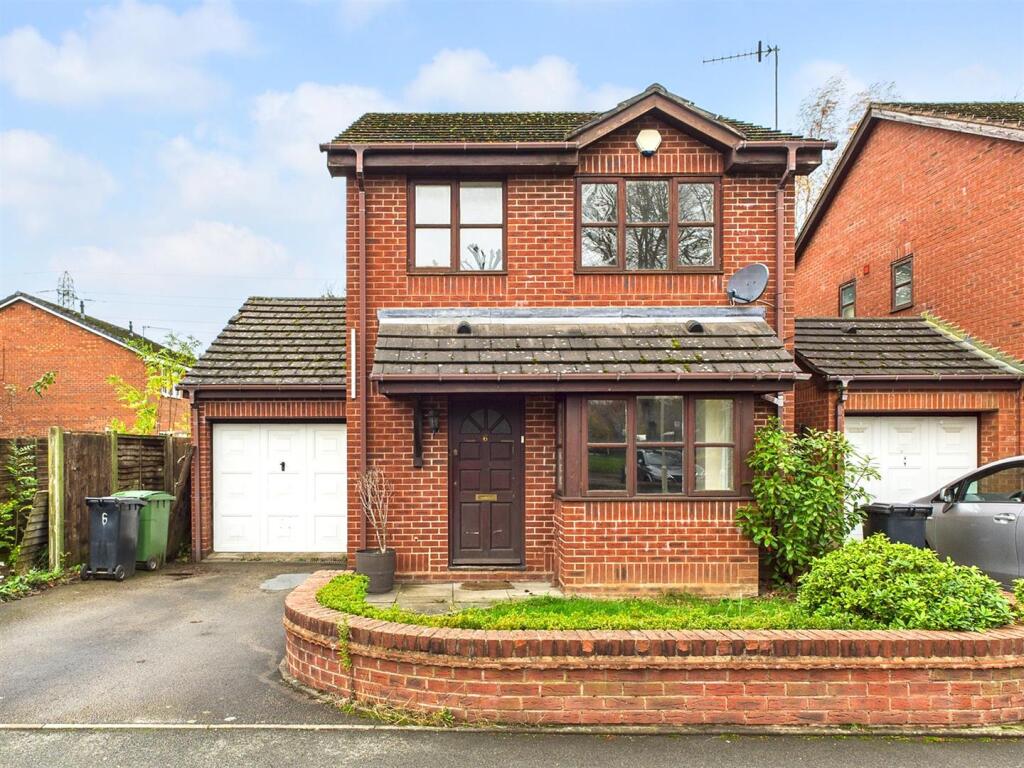 Main image of property: 6 Chapel Street