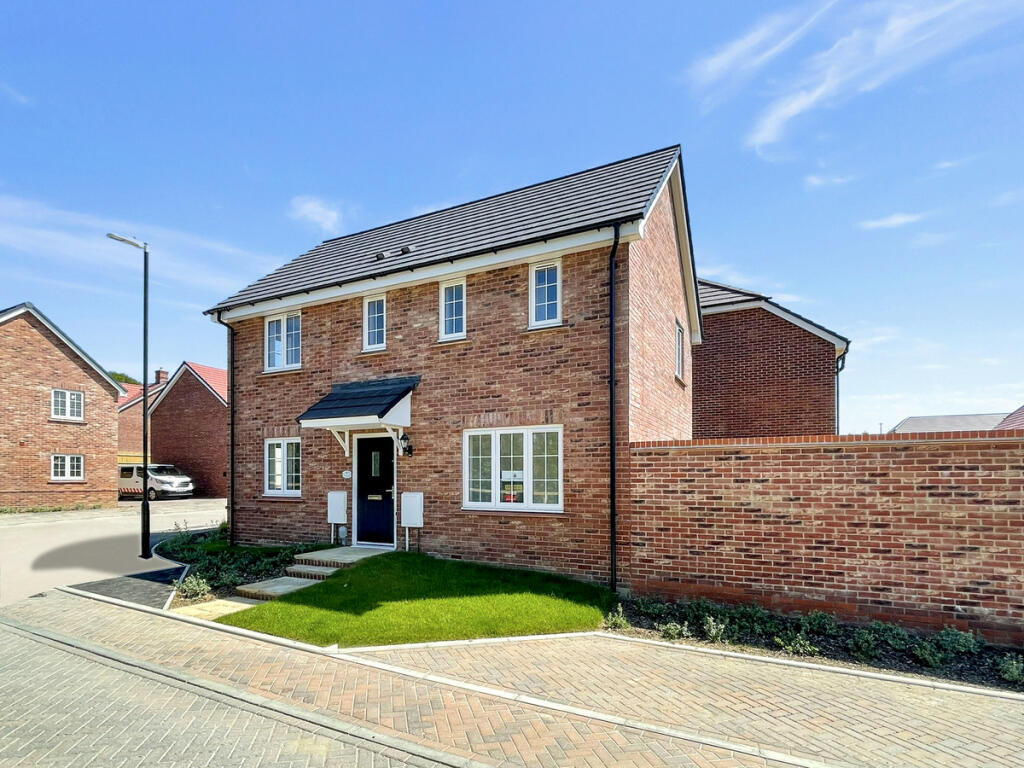 3 bedroom detached house for sale in Dappers Lane, Angmering, BN16
