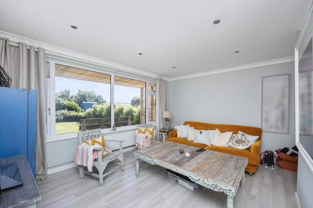 Additional property image - Marine Crescent, Goring-by-sea, BN12