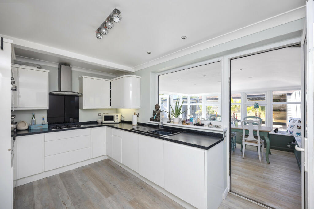 Additional property image - Marine Crescent, Goring-by-sea, BN12