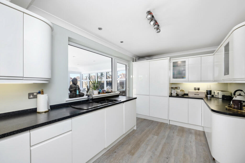 Additional property image - Marine Crescent, Goring-by-sea, BN12
