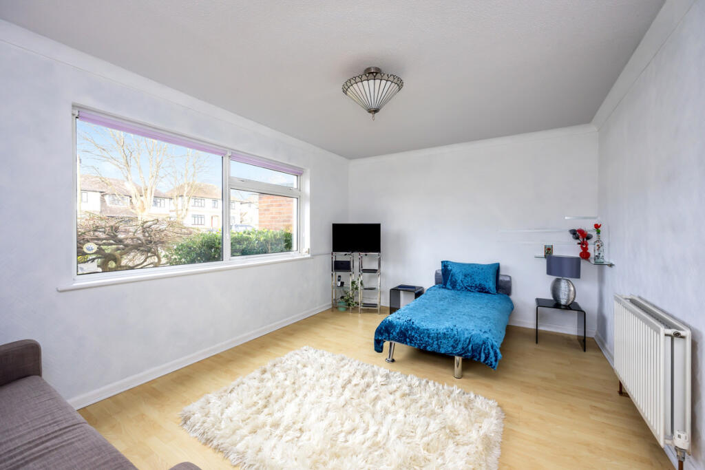 Additional property image - Central Avenue, Worthing, BN14