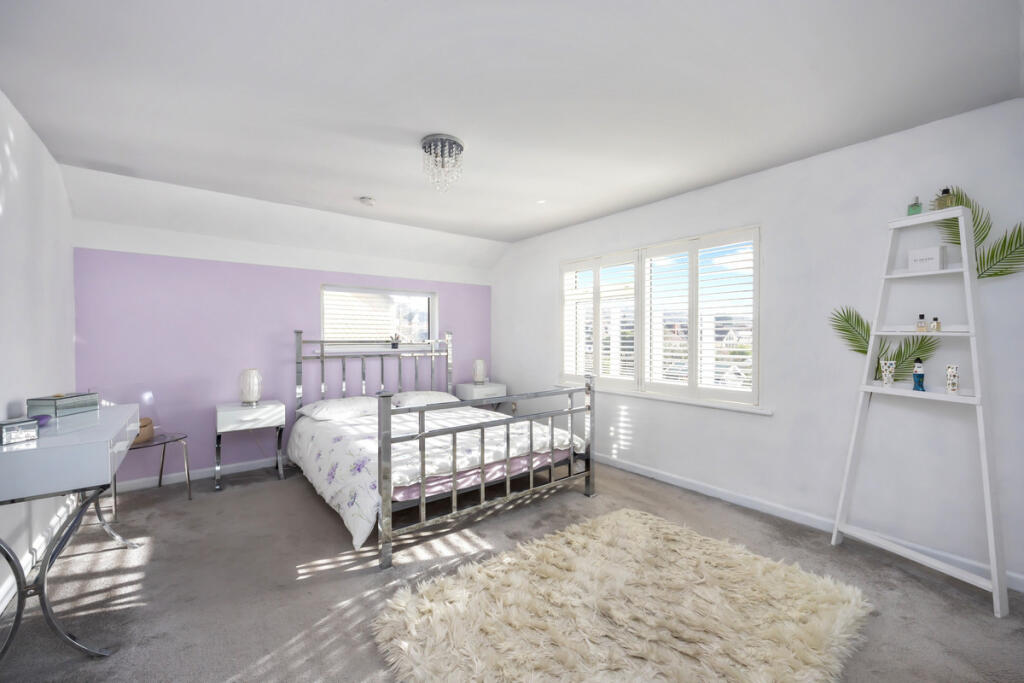 Additional property image - Central Avenue, Worthing, BN14