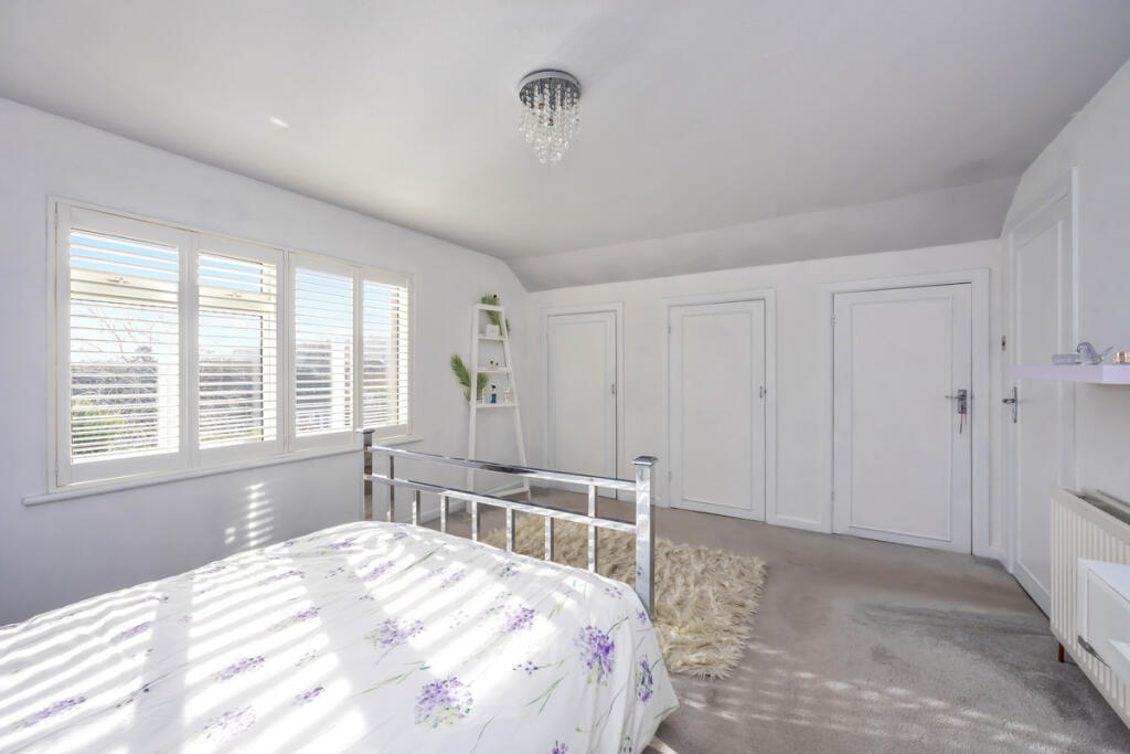 Additional property image - Central Avenue, Worthing, BN14
