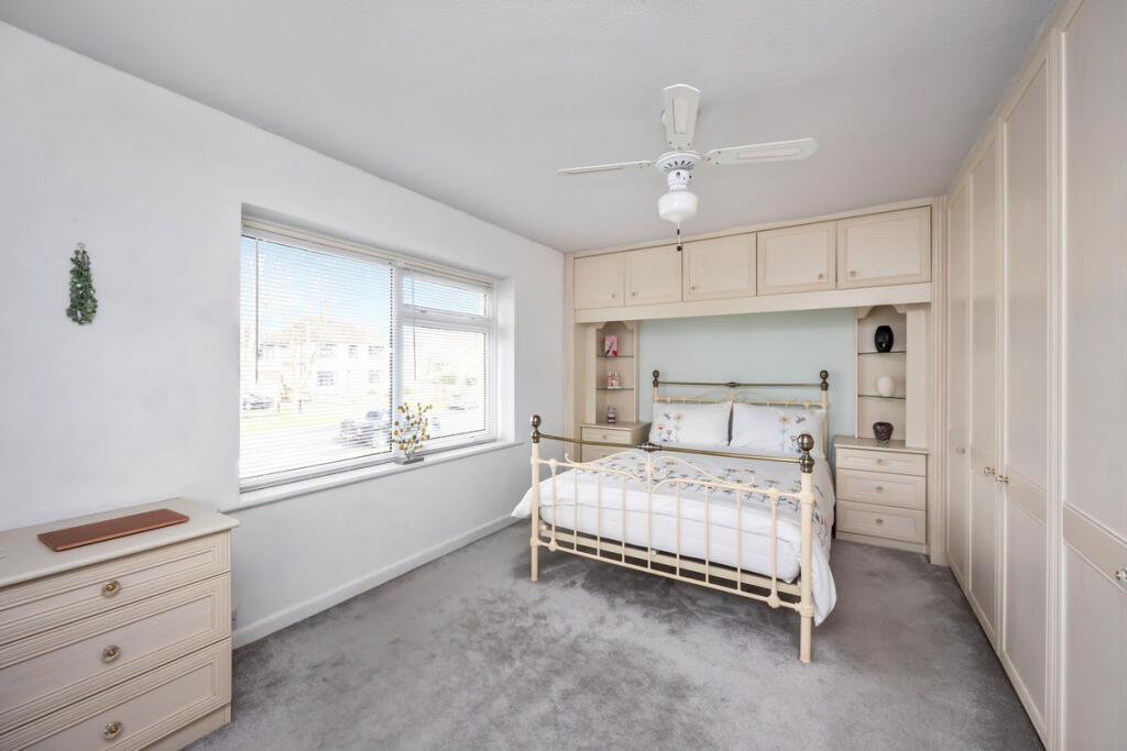 Additional property image - Central Avenue, Worthing, BN14