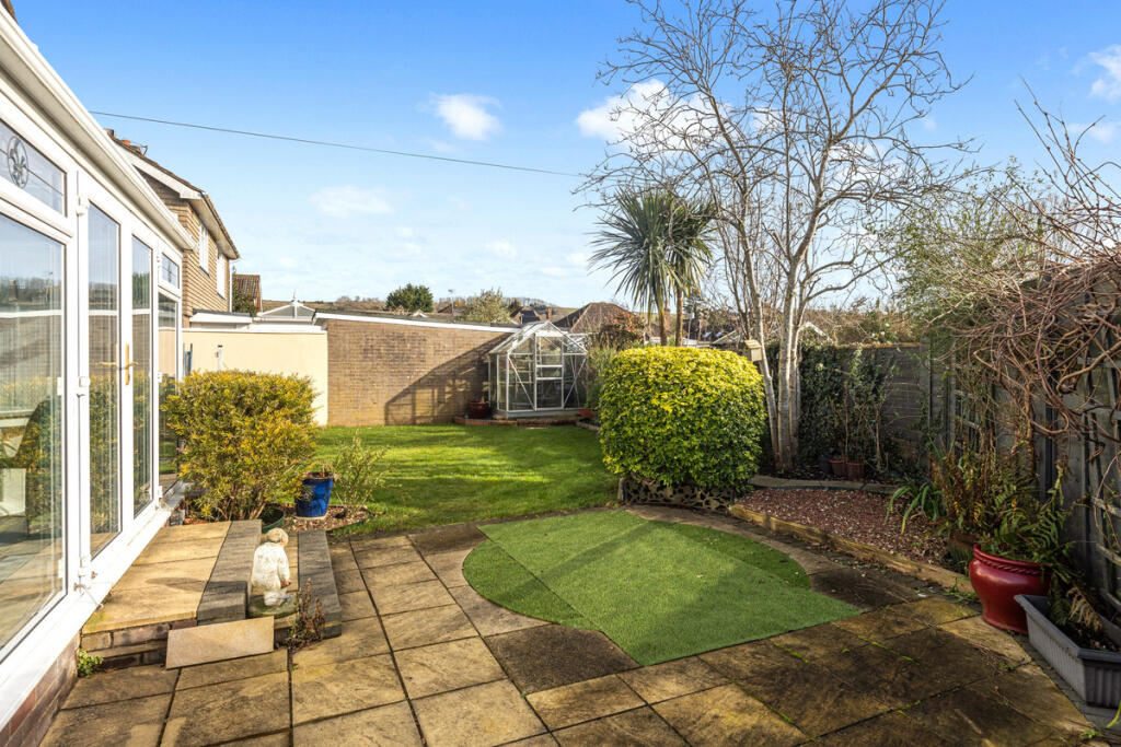 Additional property image - Central Avenue, Worthing, BN14
