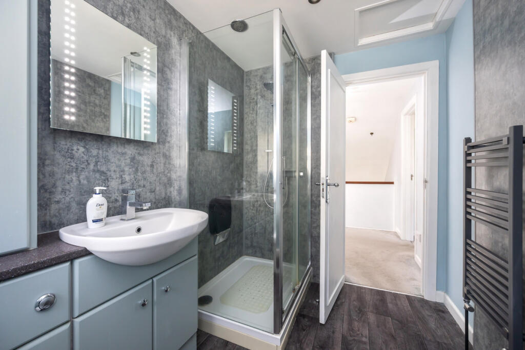 Additional property image - Central Avenue, Worthing, BN14
