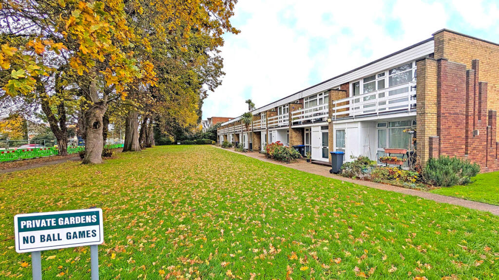 Main image of property: College Gardens, Worthing, BN11