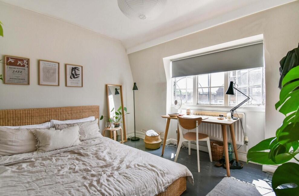 Main image of property: Flat 18, Naylor House, Albion Avenue, Lambeth, SW8