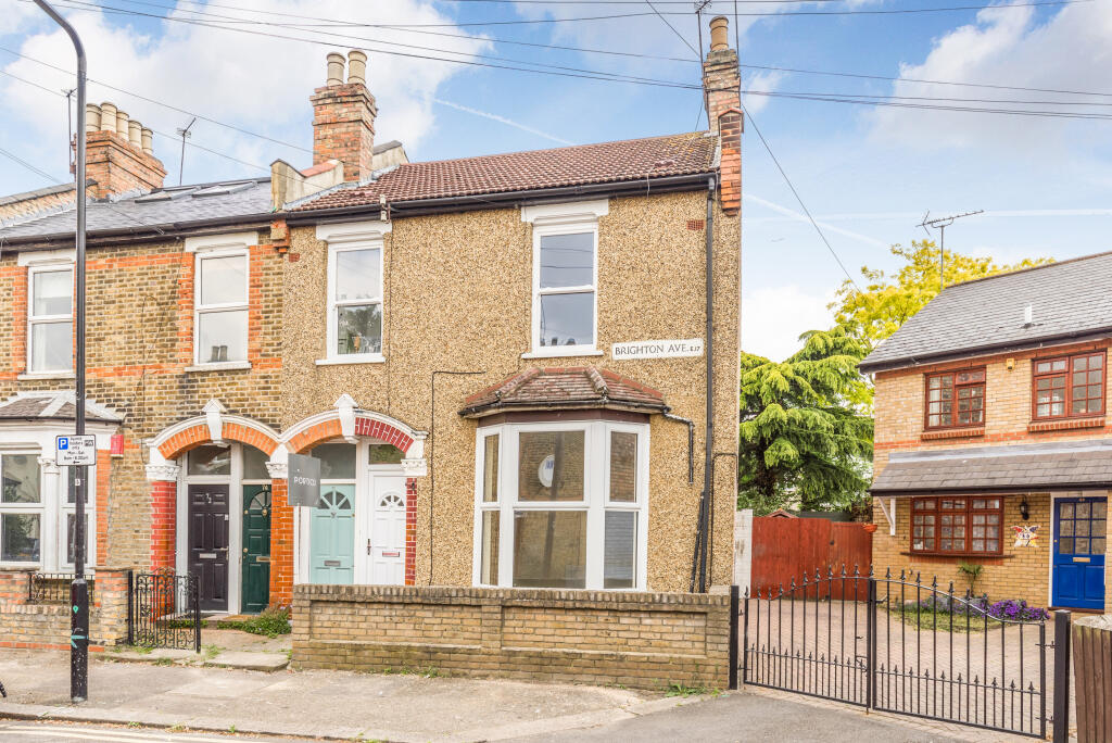 2 bedroom flat for rent in Brighton Avenue, Walthamstow, London, E17