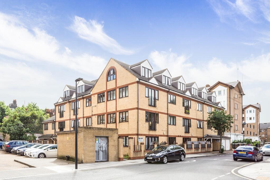 Main image of property: Sceptre Road, London, E2