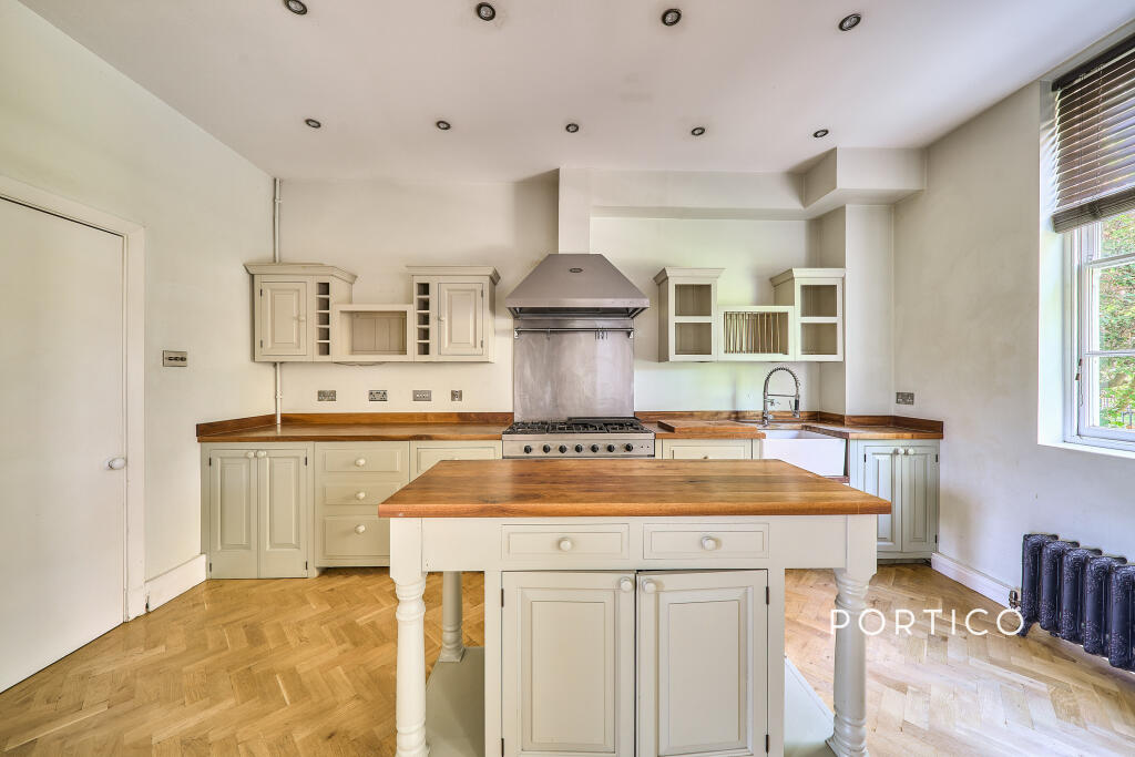 Main image of property: Roland Mews, Stepney Green, E1