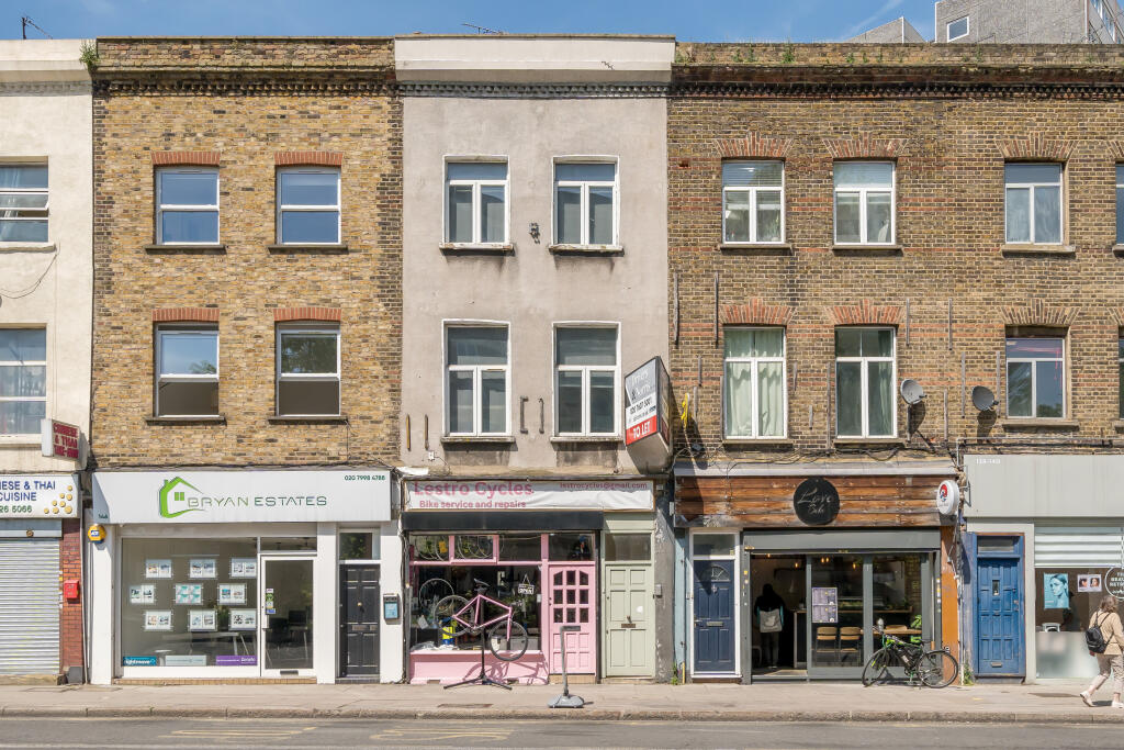 2 bedroom flat for rent in Balls Pond Road, N1